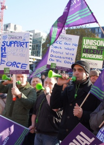 Unison members strike at Birmingham N30 | Photo: Geoff Dexter